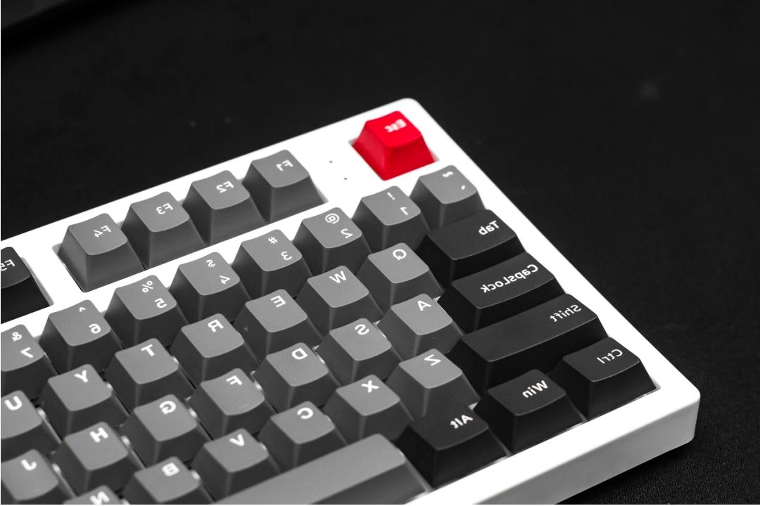 Case creative